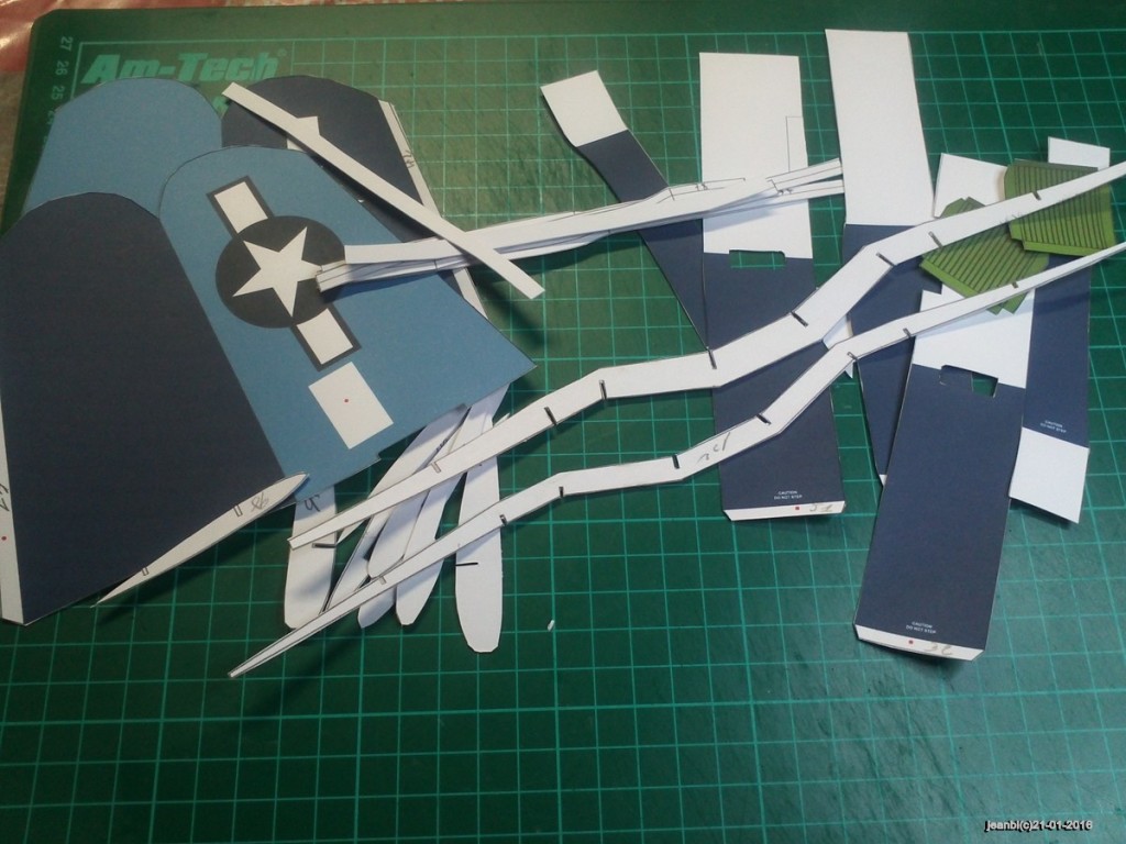 f4u028