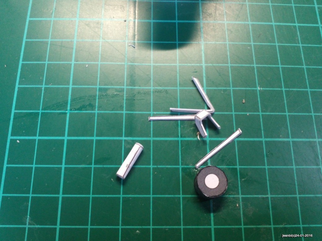 f4u048